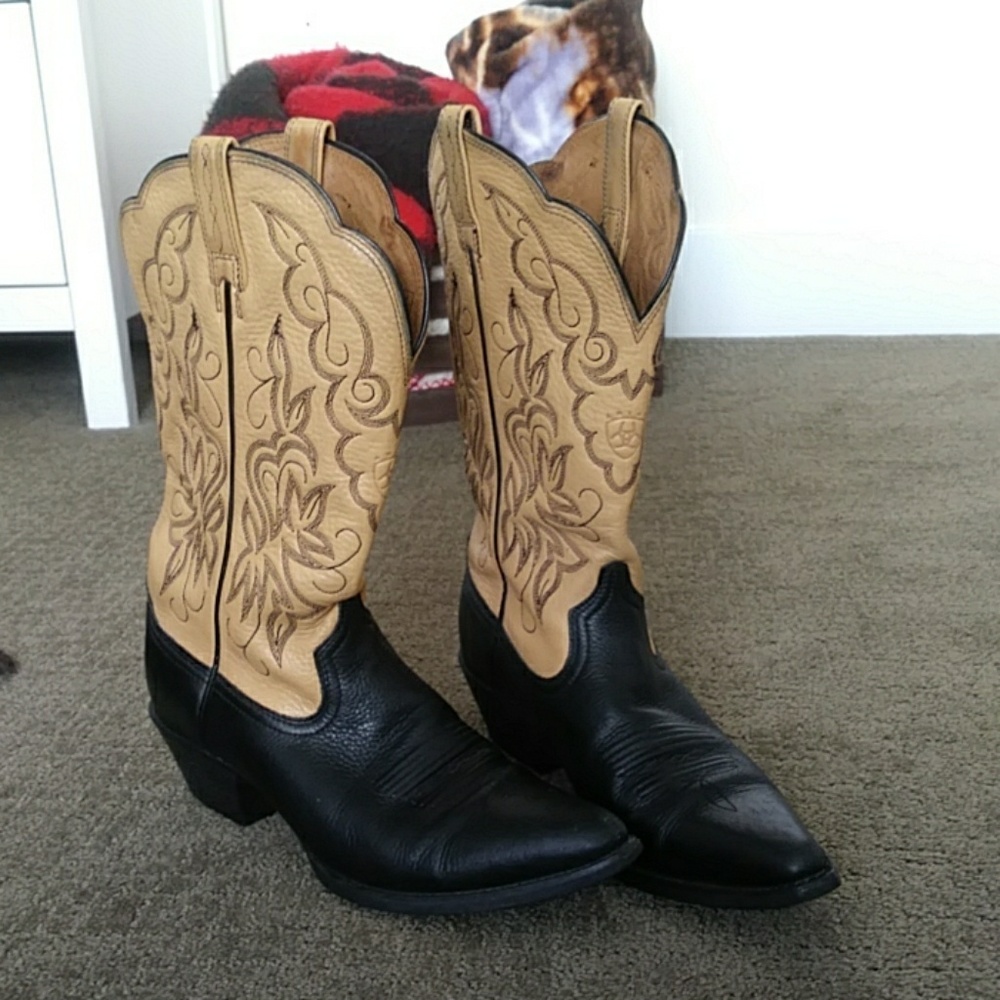 Ariat black and deer-tan boots